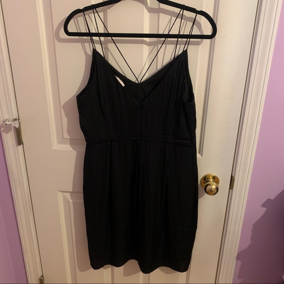 V-Neck Fitted Dress - Picture 2 of 3